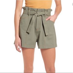 Gibson & Latimer Women’s size XXL Linen Paperbag Belted Shorts NWT